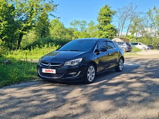 2013 Opel Astra J Рестайлинг, чёрный, 725000 рублей, вид 3