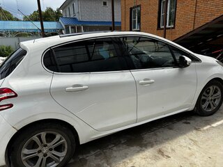 2013 Peugeot 208 I, белый, 549000 рублей, вид 4