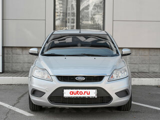 2010 Ford Focus II Рестайлинг, серебристый, 323000 рублей, вид 2