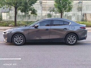 2021 Mazda 3 Axela IV (BP), серый, 1319000 рублей, вид 4