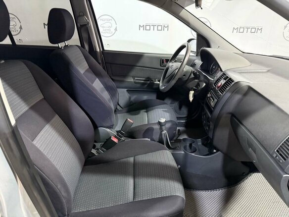 2010 Hyundai Getz I Рестайлинг, серебристый - вид 9