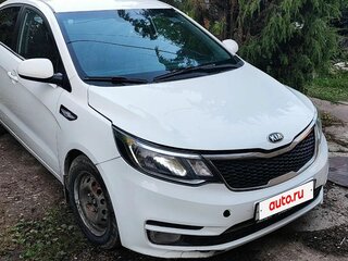 2016 Kia Rio III Рестайлинг, белый, 650000 рублей, вид 1
