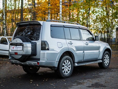 2013 Mitsubishi Pajero IV Рестайлинг 1, серый, 1750000 рублей, вид 2