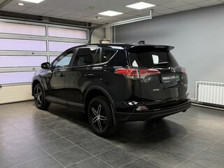 2018 Toyota RAV4 IV (XA40) Рестайлинг, чёрный, 2430000 рублей, вид 4