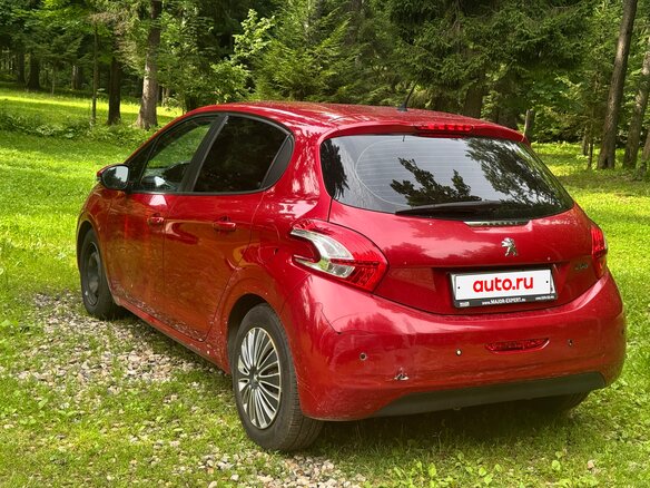 2013 Peugeot 208 I, красный, 505000 рублей - вид 5