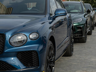 2026 Bentley Bentayga Speed I Рестайлинг, синий, 47700000 рублей, вид 5