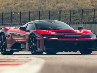 2026 Ferrari F80, красный, 830000000 рублей, вид 2