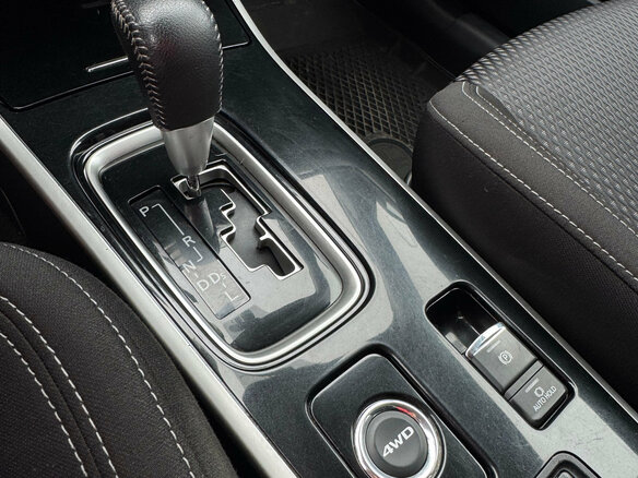 2019 Mitsubishi Outlander III Рестайлинг 3, серебристый, 1920000 рублей - вид 16