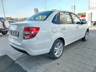 2026 Lada (ВАЗ) Granta I Рестайлинг, белый, 1094000 рублей, вид 5