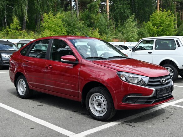 2026 Lada (ВАЗ) Granta I Рестайлинг, красный - вид 2