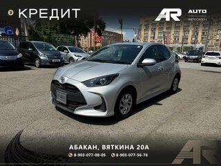 2021 Toyota Yaris IV, серый, 1149000 рублей, вид 4