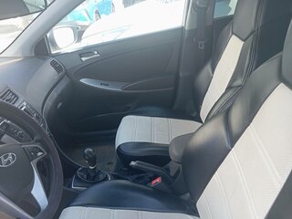 2015 Hyundai Solaris I Рестайлинг, белый, 632000 рублей, вид 4