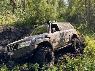 2001 Nissan Patrol V (Y61), чёрный, 2400000 рублей, вид 2