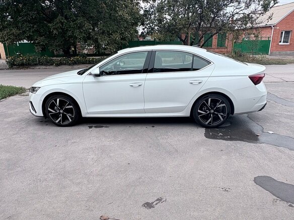 2025 Skoda Octavia IV (A8), белый, 3500000 рублей - вид 11