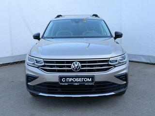 2021 Volkswagen Tiguan II Рестайлинг, коричневый, 2969000 рублей, вид 2