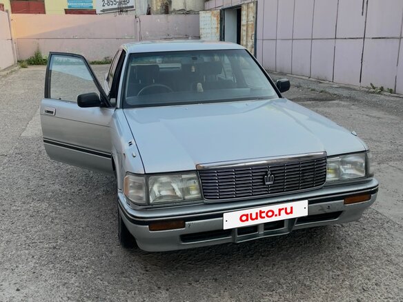 1994 Toyota Crown VIII (S130), серебристый, 305000 рублей