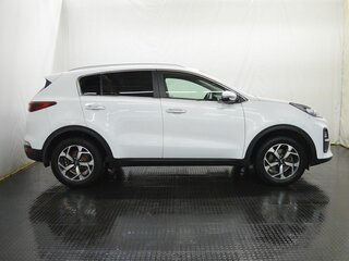 2021 Kia Sportage IV Рестайлинг, белый, 2060000 рублей, вид 4