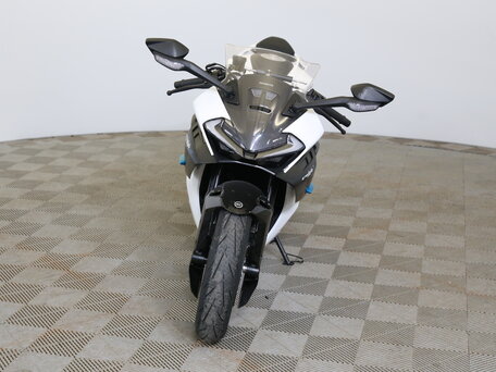 2026 CFMoto 675SR-R, белый, 769410 рублей, вид 2