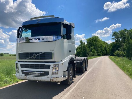 2005 Volvo FH, белый, 4200000 рублей, вид 3