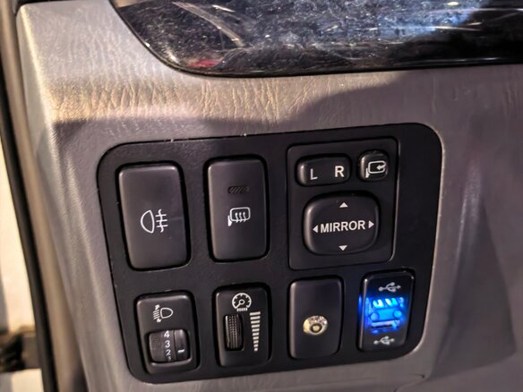 2008 Toyota Land Cruiser Prado 5-speed 120 Series Рестайлинг, серебристый, 2500000 рублей - вид 17