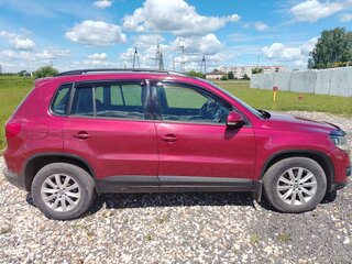 2011 Volkswagen Tiguan I Рестайлинг, красный, 1300000 рублей, вид 2