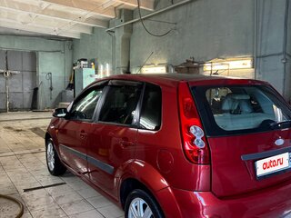 2006 Ford Fiesta Mk5, красный, 390000 рублей, вид 3