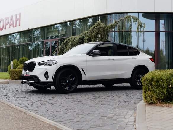 2023 BMW X4 30i II (G02) Рестайлинг, белый, 6698000 рублей - вид 2
