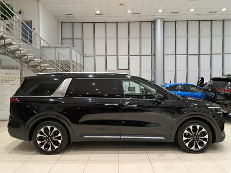 2021 Kia Carnival IV, чёрный, 3780000 рублей, вид 4