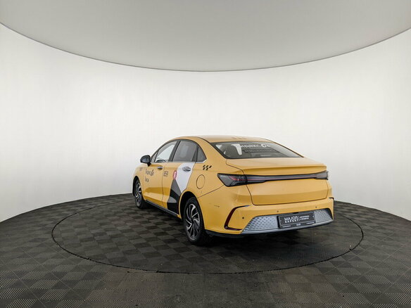 2023 BAIC U5 Plus, жёлтый, 650000 рублей - вид 6