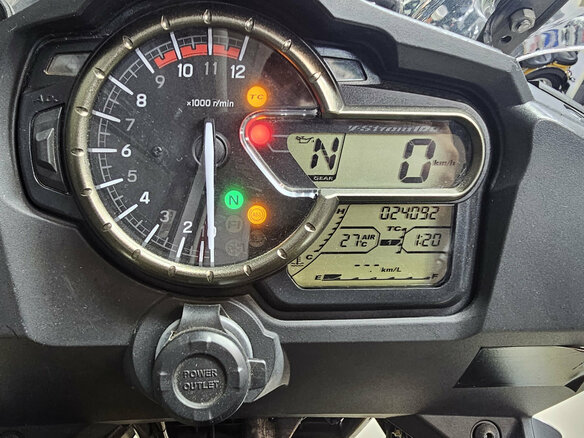 2016 Suzuki V-Strom 1000, чёрный, 849000 рублей - вид 13