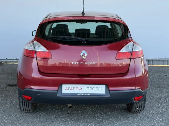 2013 Renault Megane III Рестайлинг, красный, 850000 рублей - вид 5