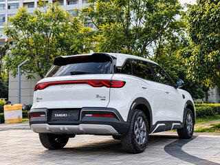 2024 BYD Yuan Up 45.12 kWh, белый, 1760005 рублей, вид 2