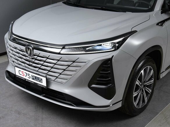 2024 Changan CS75 Plus III, серый, 4029900 рублей - вид 3