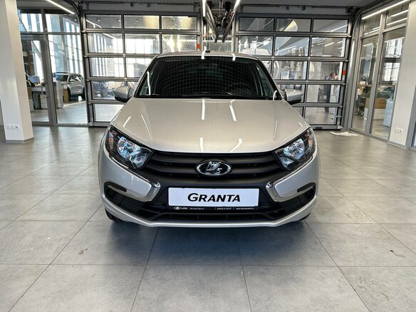 2026 Lada (ВАЗ) Granta I Рестайлинг, серебристый, 1114000 рублей - вид 2