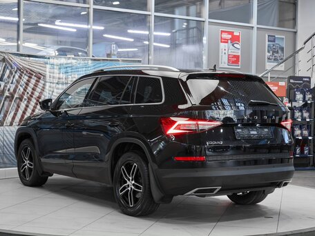 2021 Skoda Kodiaq I, чёрный, 2499000 рублей, вид 4