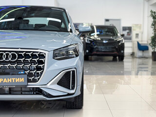 2026 Audi Q2 L 35 TFSI I Рестайлинг, серый, 3670000 рублей, вид 3