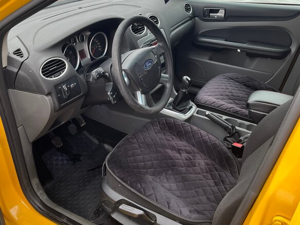 2011 Ford Focus II Рестайлинг, жёлтый, 400000 рублей - вид 7