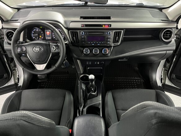 2018 Toyota RAV4 IV (XA40) Рестайлинг, серебристый, 2099000 рублей - вид 15