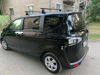 2020 Toyota Sienta II Рестайлинг, чёрный, 1225000 рублей, вид 4