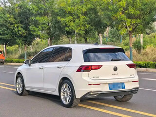 2022 Volkswagen Golf VIII, белый, 1971290 рублей, вид 4