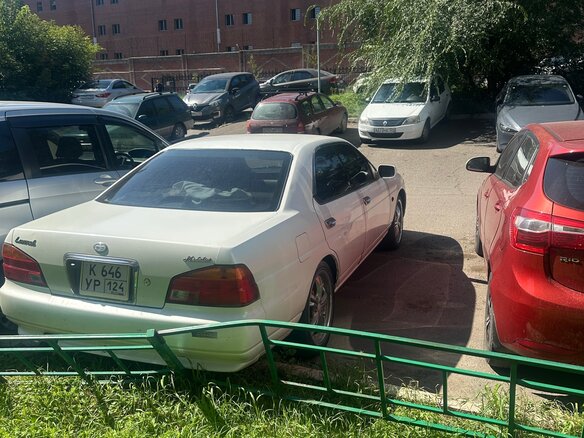 1997 Nissan Laurel VIII (C35), белый, 350000 рублей - вид 2