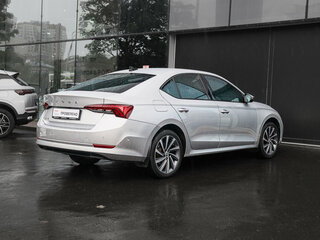 2020 Skoda Octavia IV (A8), серебристый, 2700000 рублей, вид 4