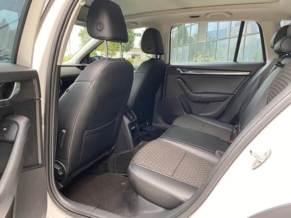2019 Skoda Octavia III (A7) Рестайлинг, белый - вид 9
