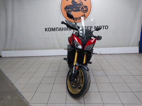 2016 Yamaha MT-09 Tracer (FJ-09), красный, 849000 рублей, вид 3
