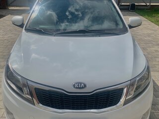 2013 Kia Rio 5-speed III, белый, 800000 рублей, вид 1