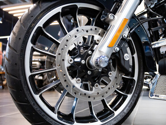 2023 Harley-Davidson Road Glide 3, чёрный, 3790000 рублей - вид 36