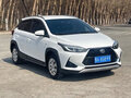 2022 Toyota Yaris IV, белый - вид 2