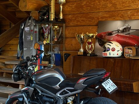 2021 Triumph Street Triple, серебристый, 830000 рублей, вид 3
