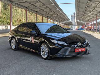 2020 Toyota Camry VIII (XV70), чёрный, 3200000 рублей, вид 2