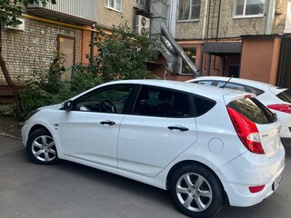 2012 Hyundai Solaris I, белый, 650000 рублей, вид 3